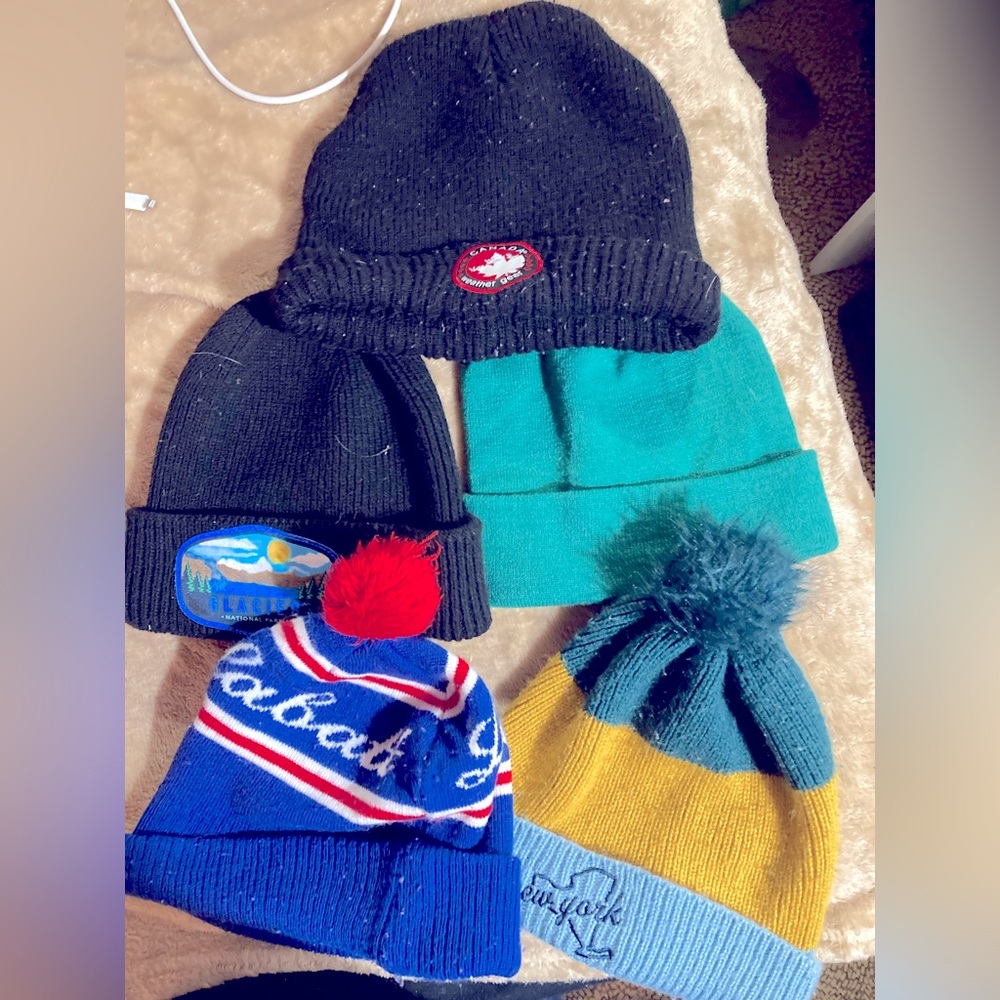 Winter hats (lot)